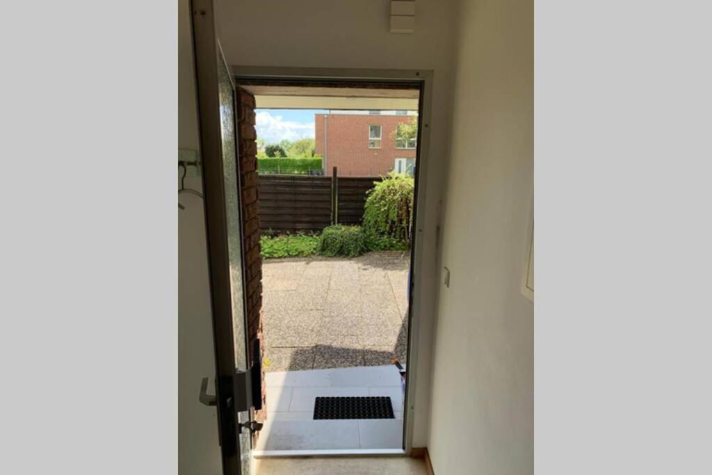 Ruhiges Zentral Gelegenes Apartment In Guetersloh Bagian luar foto