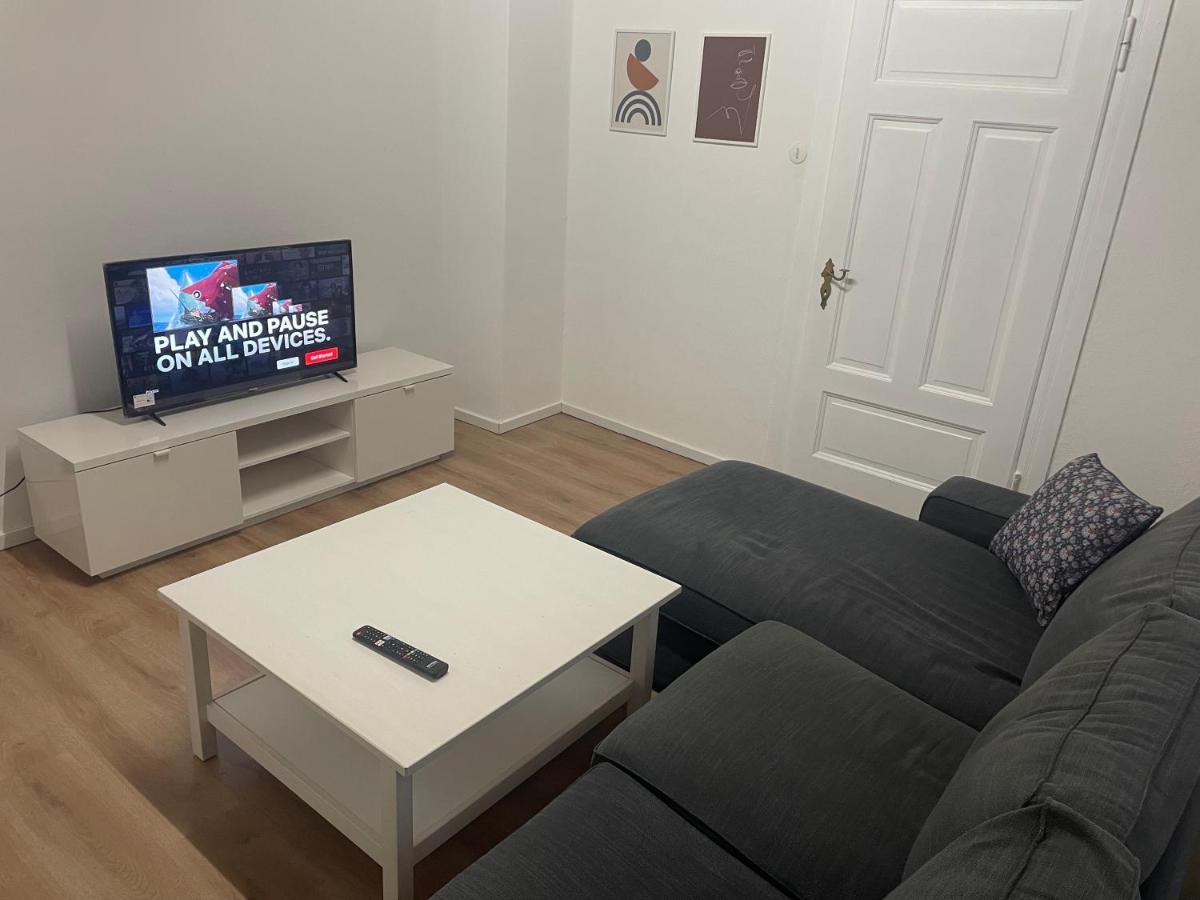 Ruhiges Zentral Gelegenes Apartment In Guetersloh Bagian luar foto